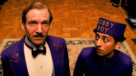 Warum „The Grand Budapest Hotel“ mit seiner exzentrischen Besetzung und absurden Humorwelt ein Muss für Filmfans ist!